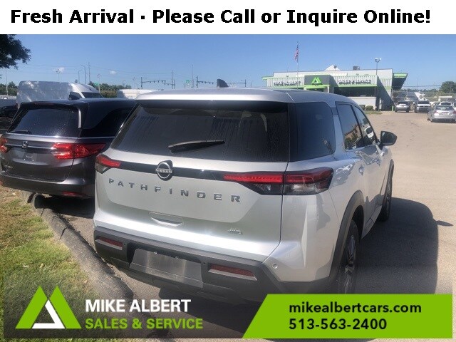 2024 Nissan Pathfinder S photo 3