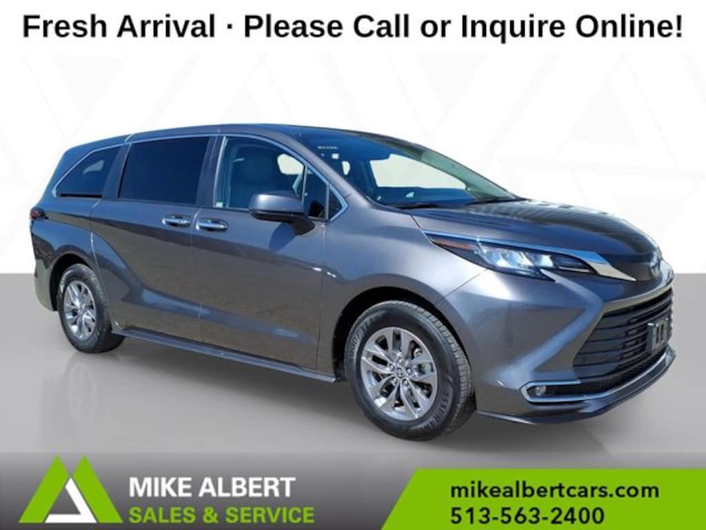 Used 2023 Toyota Sienna XLE Minivan/Van