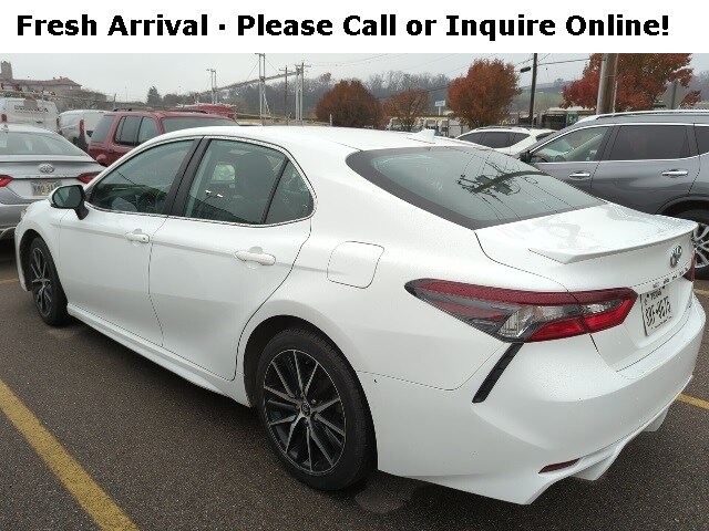 2023 Toyota Camry SE photo 2