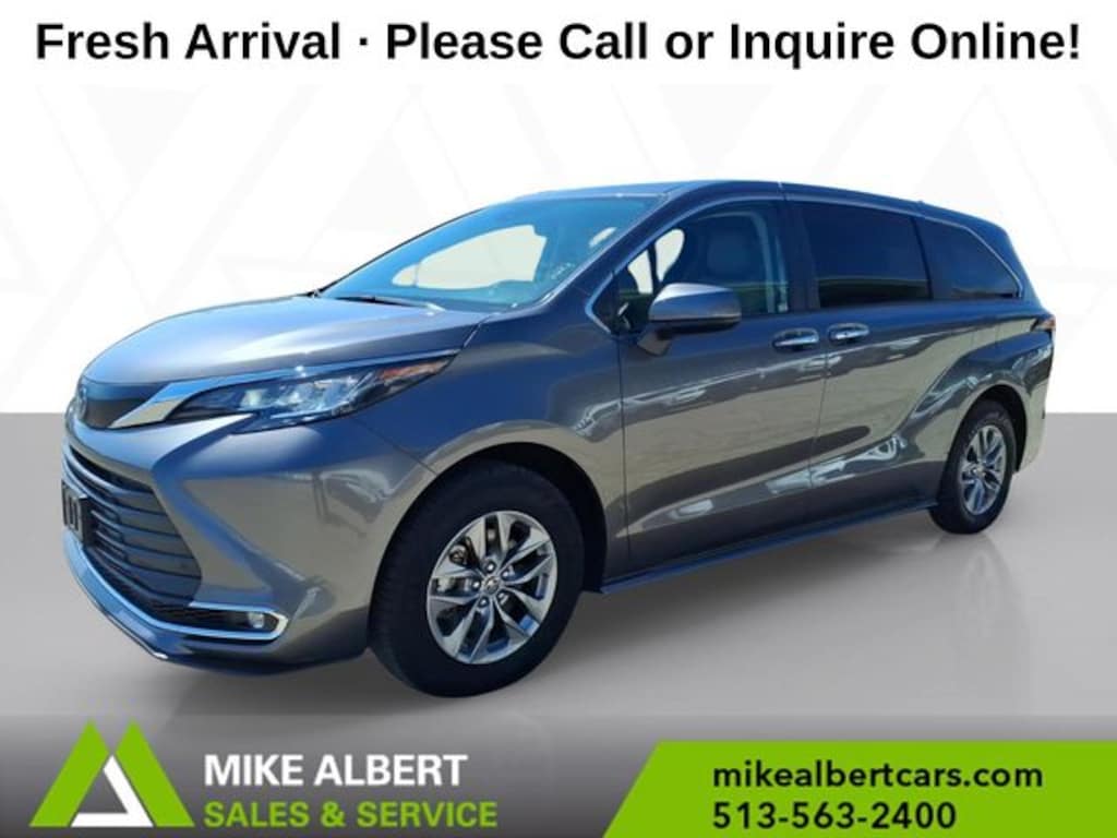Used 2023 Toyota Sienna XLE Minivan/Van