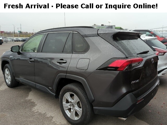 2020 Toyota RAV4 Hybrid XLE photo 3