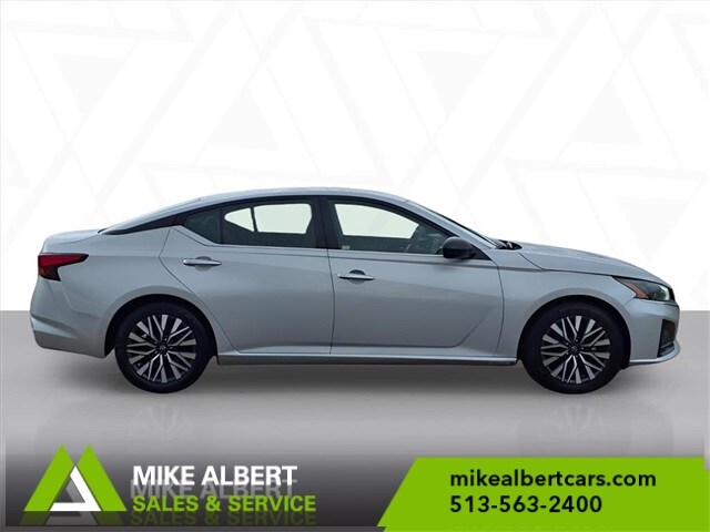 2024 Nissan Altima 2.5 SV photo 3