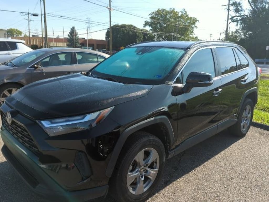 Used 2022 Toyota RAV4 Hybrid XLE SUV