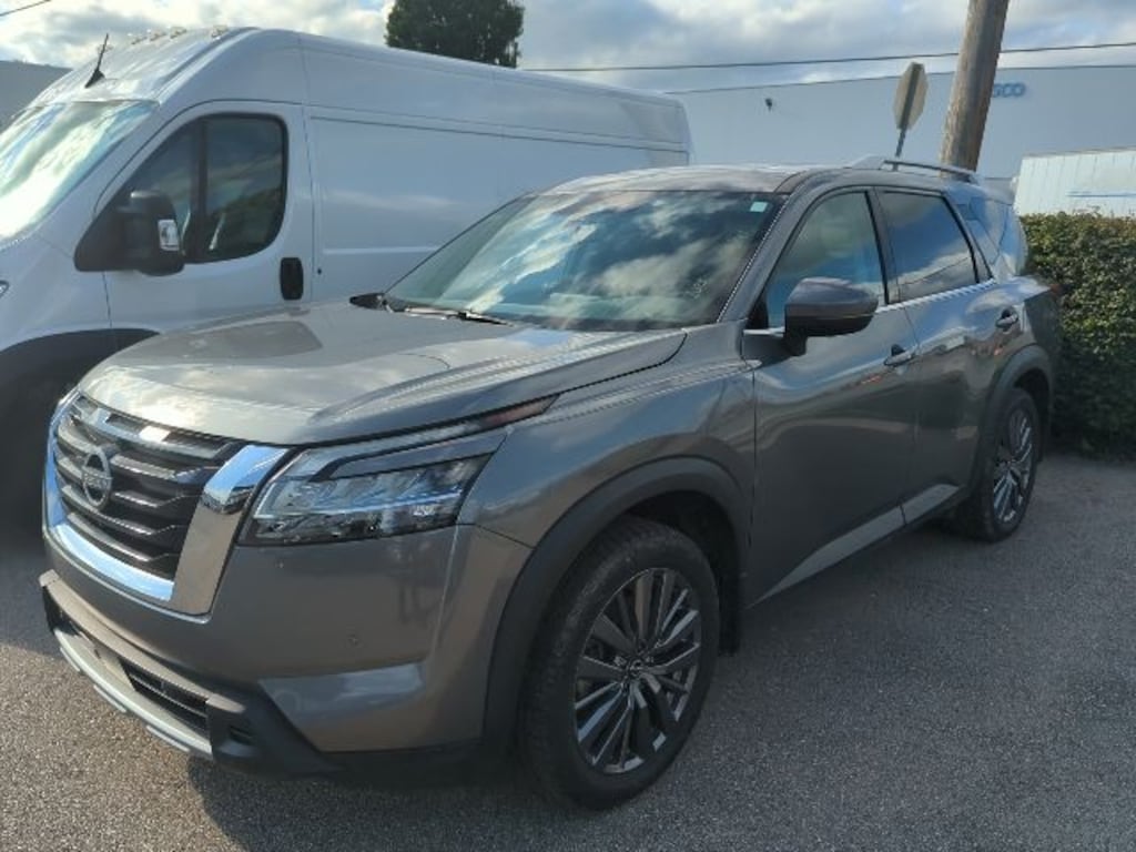 Used 2023 Nissan Pathfinder SL SUV