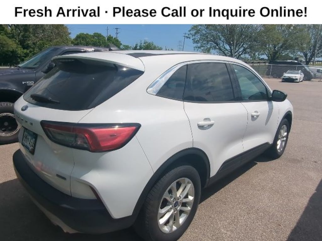 Used 2022 Ford Escape Hybrid SE SUV