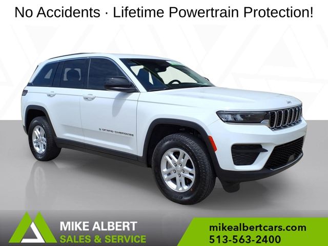 2023 Jeep Grand Cherokee Laredo 4x4's photo