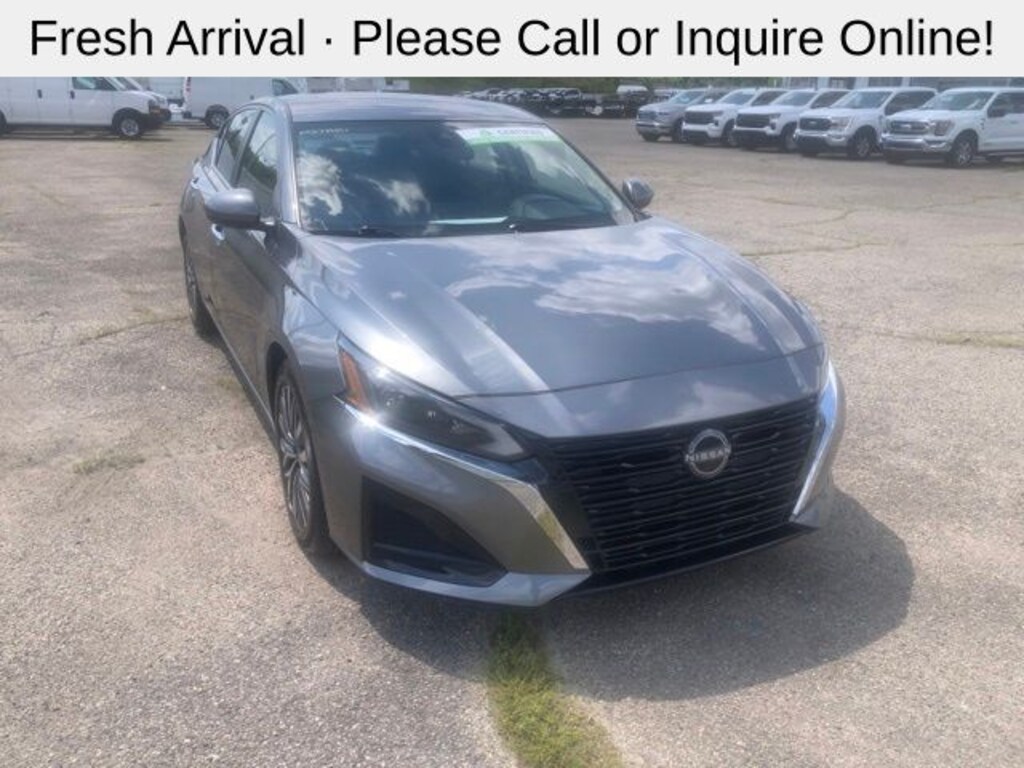Used 2023 Nissan Altima 2.5 SV Sedan