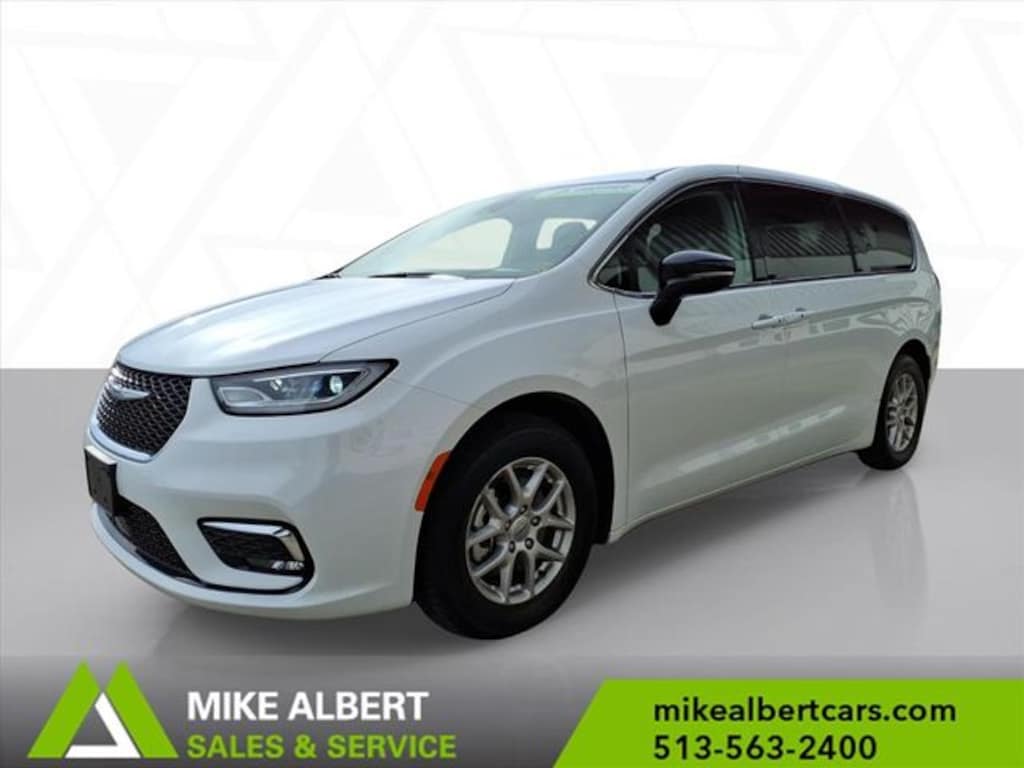 Used 2024 Chrysler Pacifica Touring L Minivan/Van