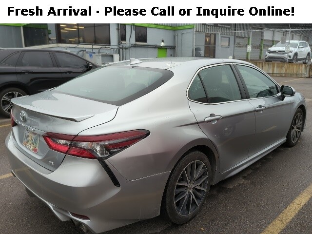 2023 Toyota Camry SE photo 3