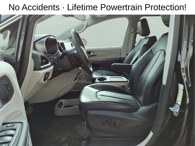 2024 Chrysler Pacifica Touring L - Photo 13