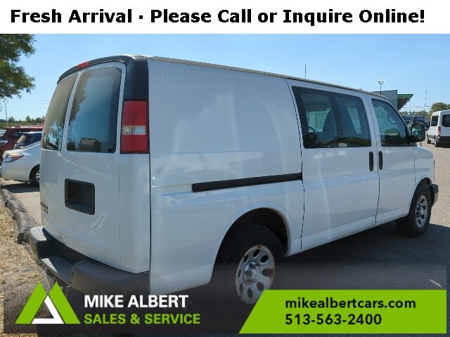 2014 Chevrolet Express 1500 Cargo Van photo 3