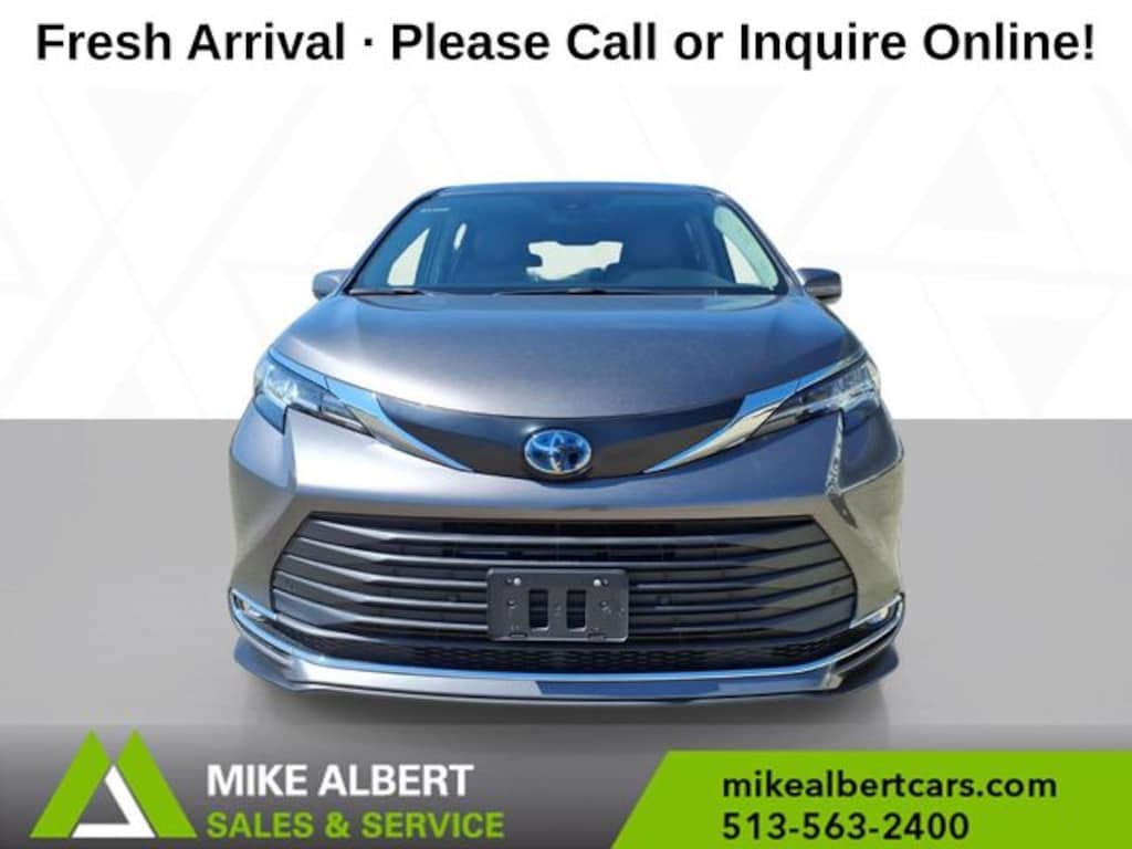 Used 2023 Toyota Sienna XLE Minivan/Van