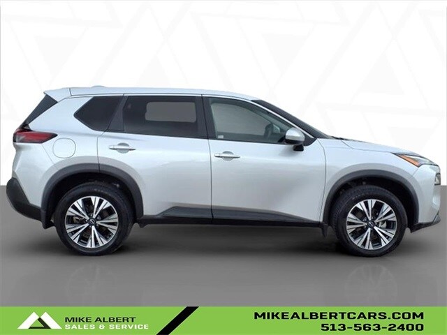 2023 Nissan Rogue SV photo 3