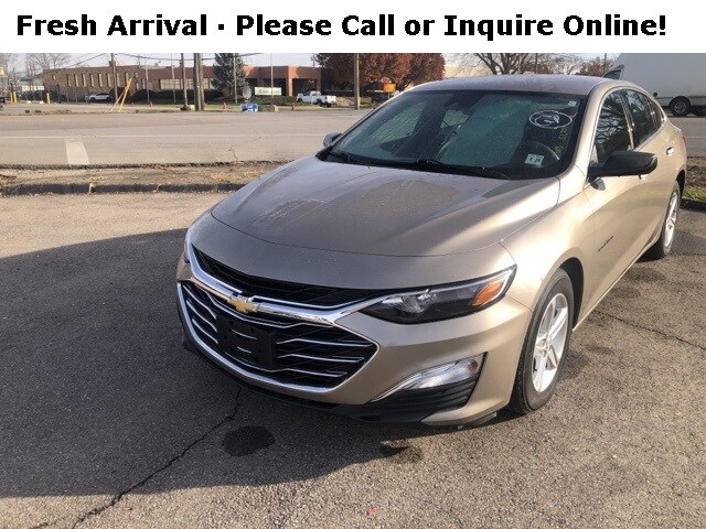 2023 Chevrolet Malibu LS photo 2