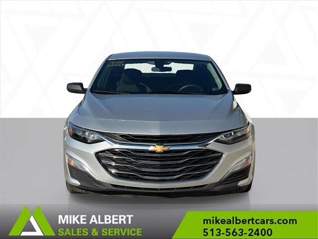 2020 Chevrolet Malibu LS photo 2