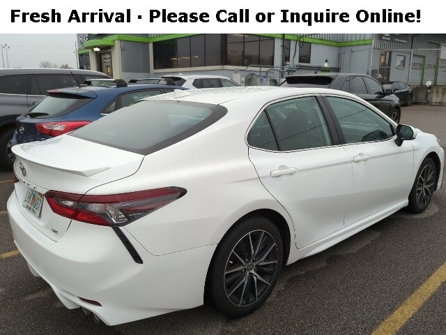 2023 Toyota Camry SE photo 4