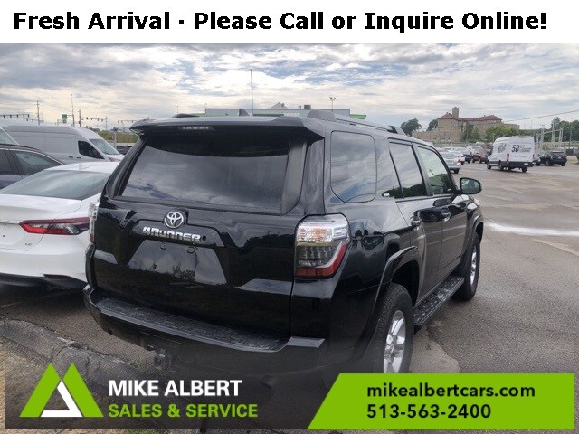 2019 Toyota 4Runner SR5 photo 3