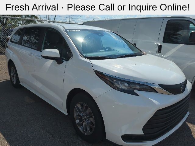Ice Cap 2025 Toyota Sienna Minivan Front-Wheel Drive Continuously Variable Transmission
