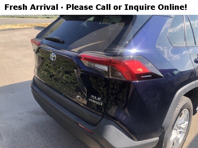2021 Toyota RAV4 Hybrid XLE photo 4