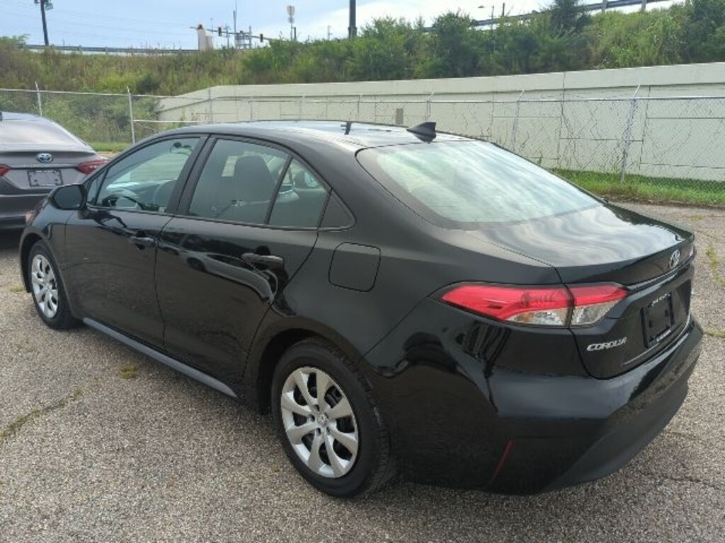 Used 2025 Toyota Corolla LE Sedan