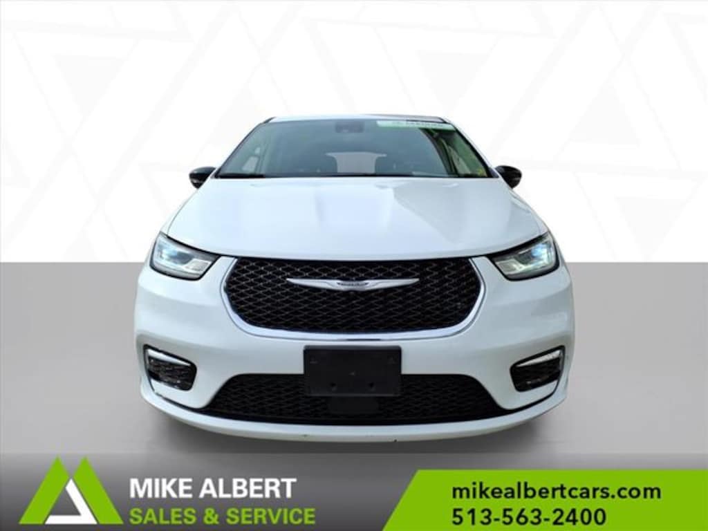 Used 2024 Chrysler Pacifica Touring L Minivan/Van