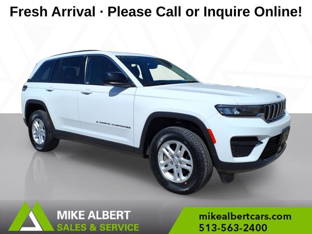2023 Jeep Grand Cherokee Laredo 4WD