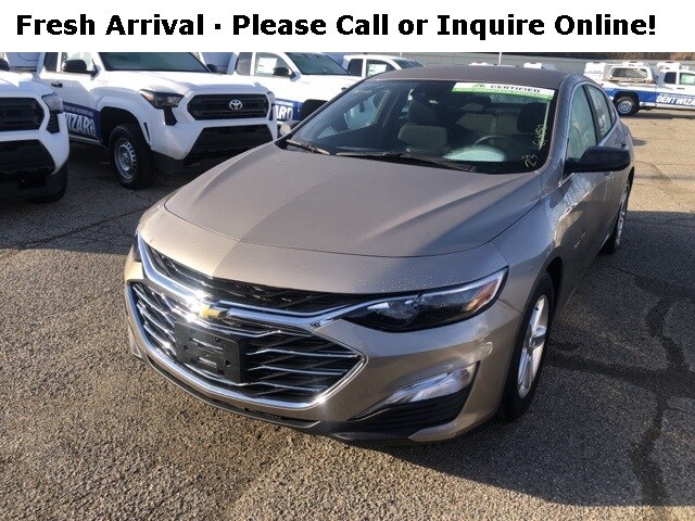 2023 Chevrolet Malibu LS photo 2