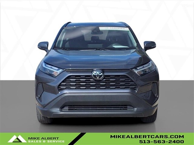 2024 Toyota RAV4 XLE photo 2