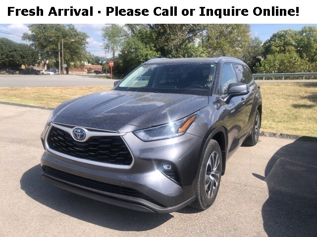 2021 Toyota Highlander Hybrid XLE photo 2
