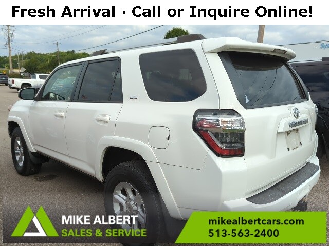 2019 Toyota 4Runner SR5 photo 2