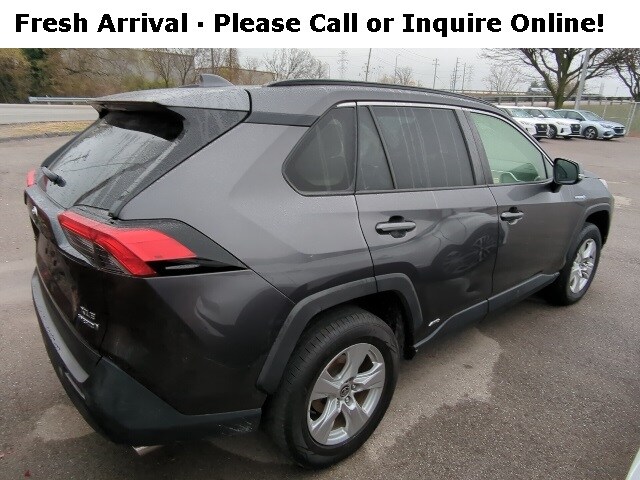 2020 Toyota RAV4 Hybrid XLE photo 4