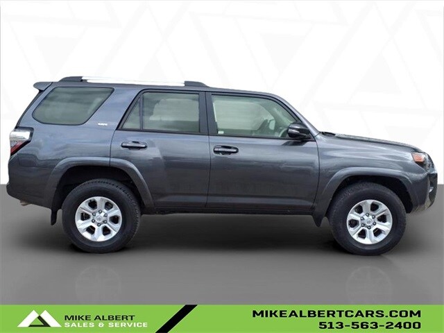 2022 Toyota 4Runner SR5 Premium photo 3