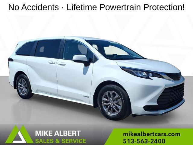 Super White 2021 Toyota Sienna Minivan Front-Wheel Drive Continuously Variable Transmission