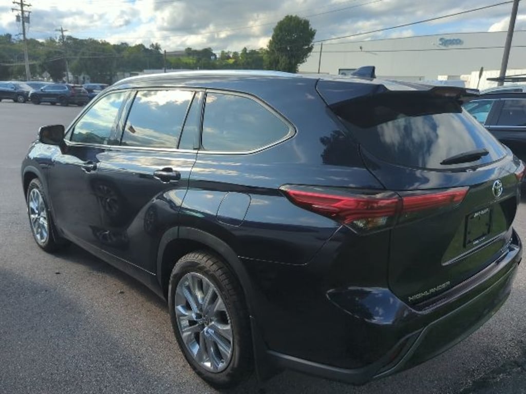 Used 2022 Toyota Highlander Limited SUV