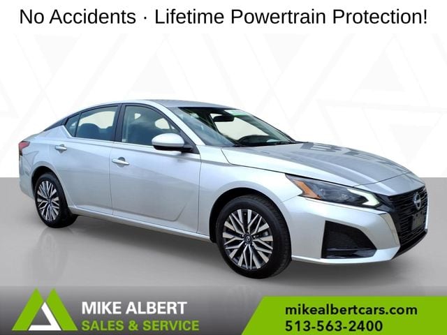 Brilliant Silver Metallic 2023 Nissan Altima Sedan All-Wheel Drive Continuously Variable Transmission