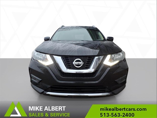 2017 Nissan Rogue S photo 2