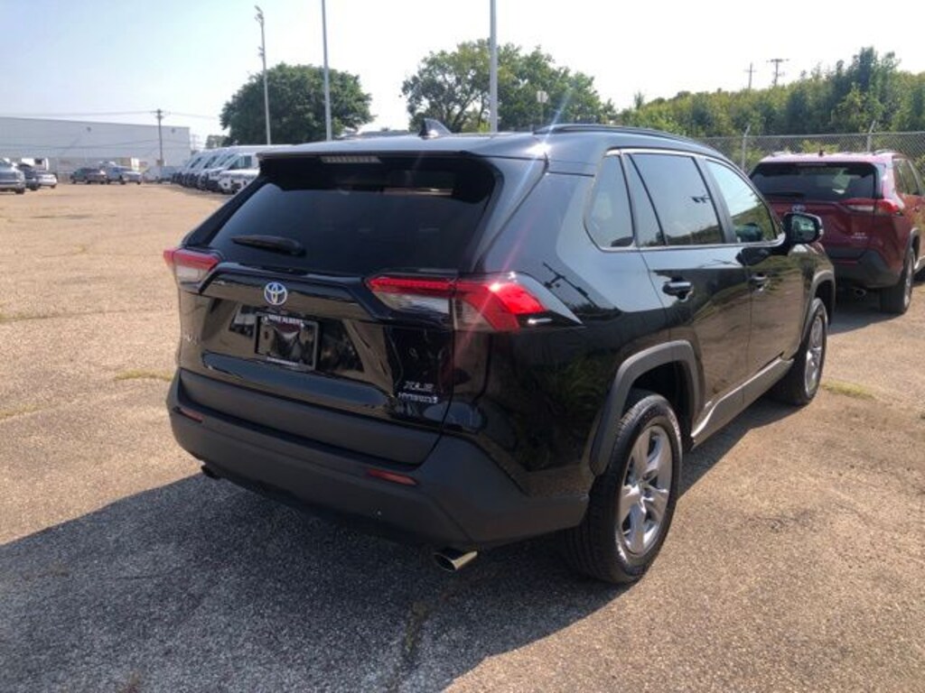 Used 2022 Toyota RAV4 Hybrid XLE SUV