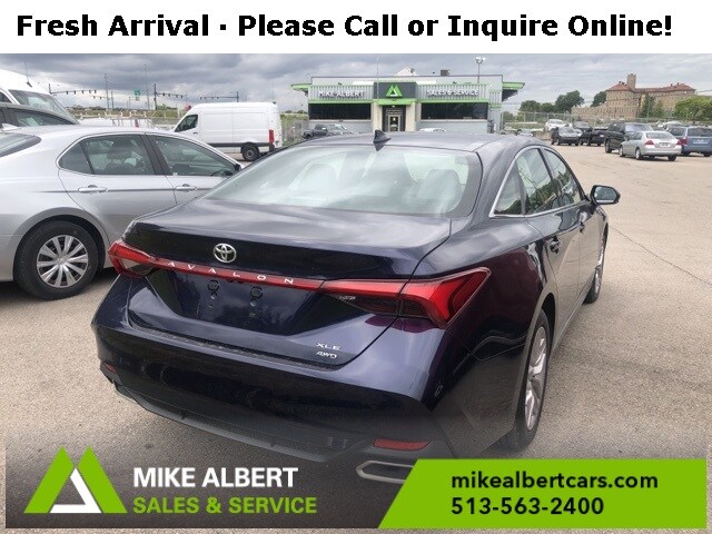 2021 Toyota Avalon XLE photo 2