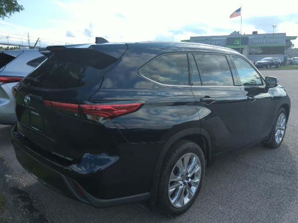 Used 2022 Toyota Highlander Limited SUV