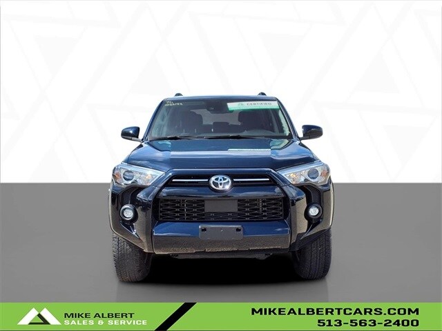 2022 Toyota 4Runner SR5 photo 2