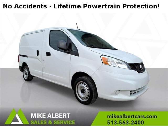 2021 Nissan NV200 S's photo