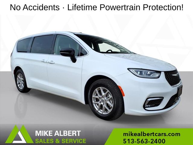 Bright White Clearcoat 2024 Chrysler Pacifica Minivan Front-Wheel Drive 9-Speed Automatic