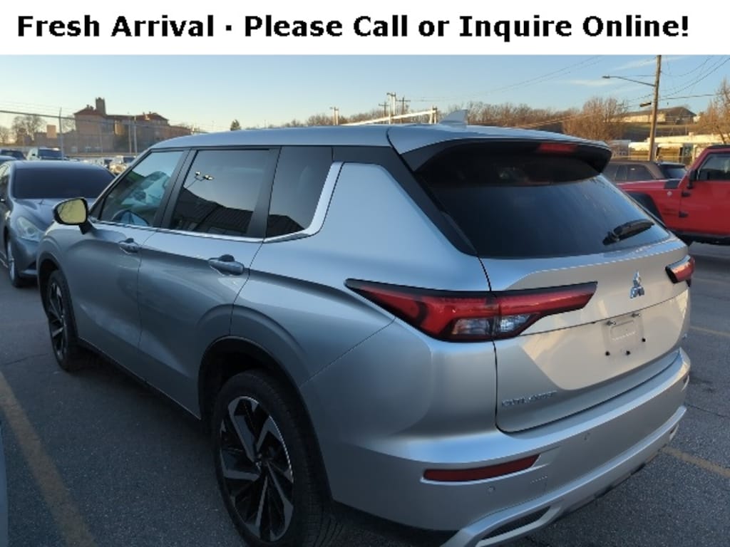 Used 2024 Mitsubishi Outlander SE SUV