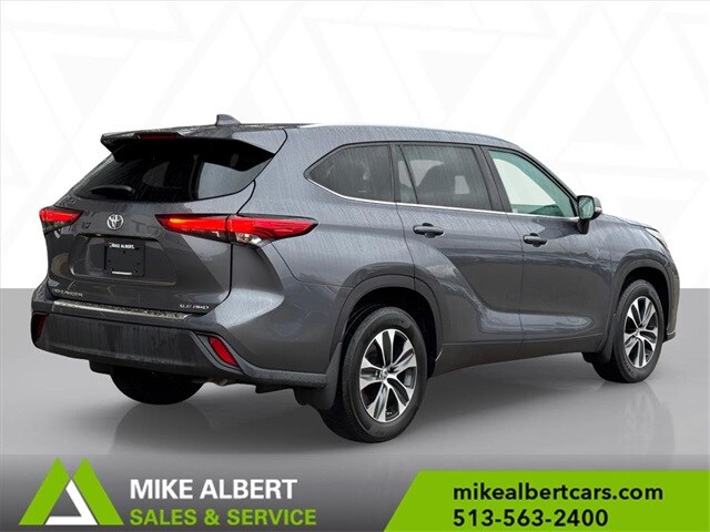 2020 Toyota Highlander XLE photo 2