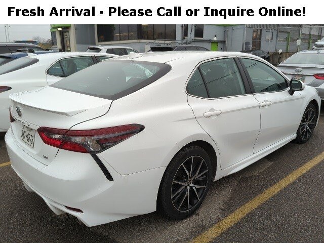 2023 Toyota Camry SE photo 3