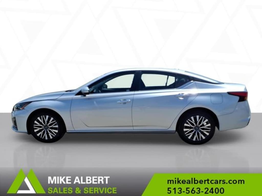 Used 2023 Nissan Altima 2.5 SV Sedan