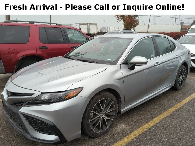 2023 Toyota Camry SE photo 2