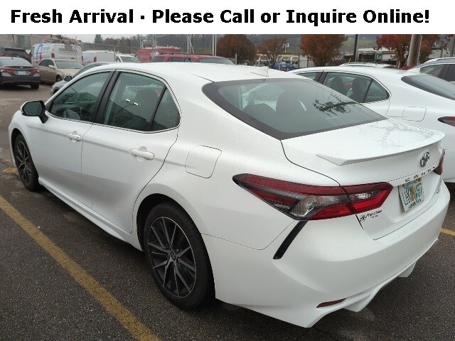 2023 Toyota Camry SE photo 3