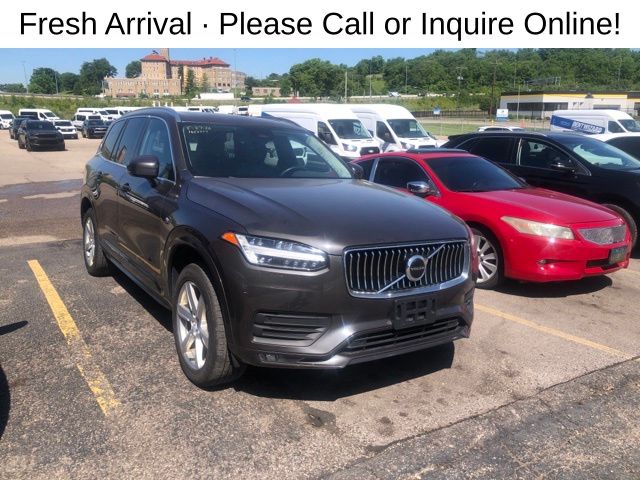 2023 Volvo XC90 B5 Core 4WD's photo