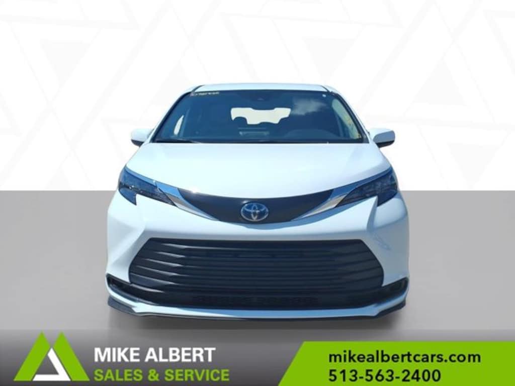 Used 2025 Toyota Sienna LE 8 Passenger Minivan/Van